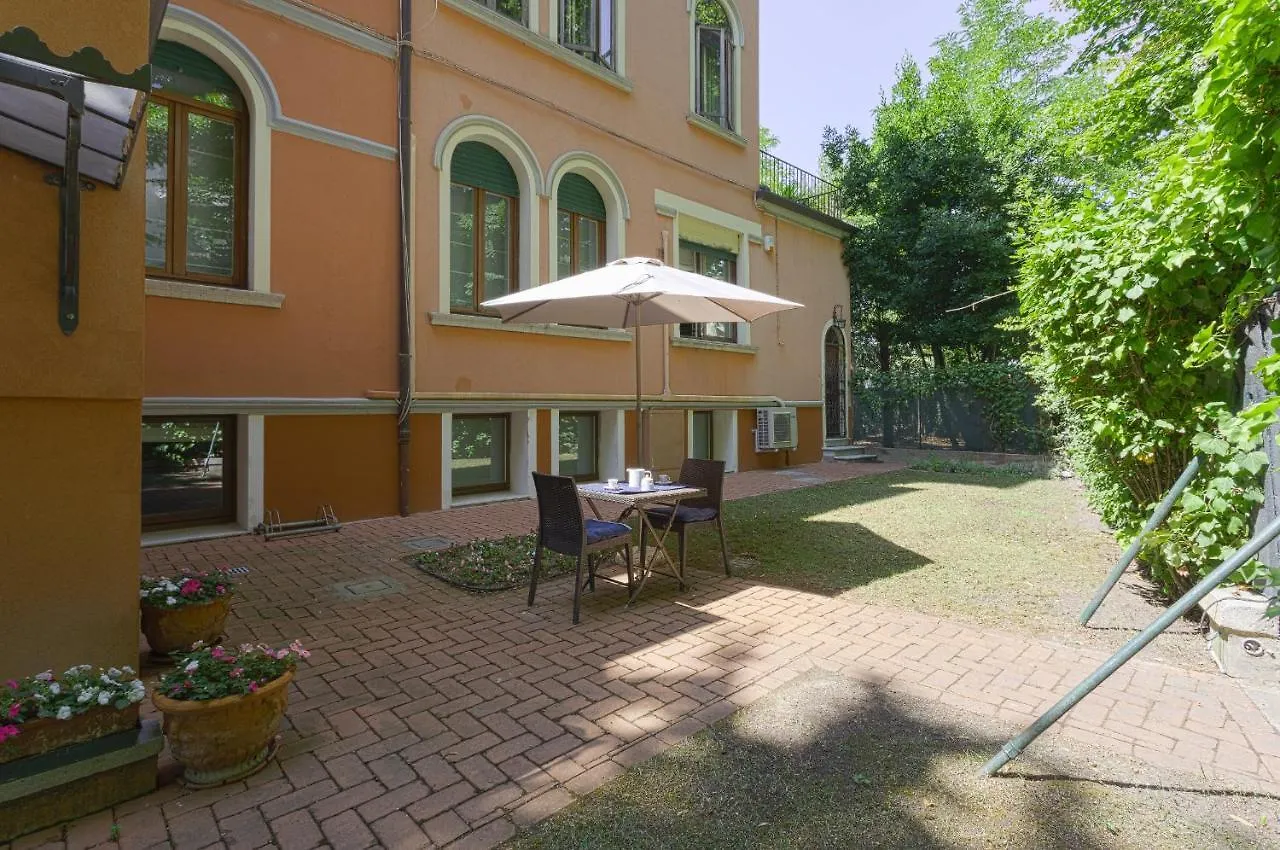 Venice-Lido Apartment With An Esclusive Garden location