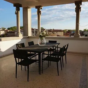 Stylish Penthouse In Venice Lido, 10 Minutes From Saint Marks Square Lido di Venezia