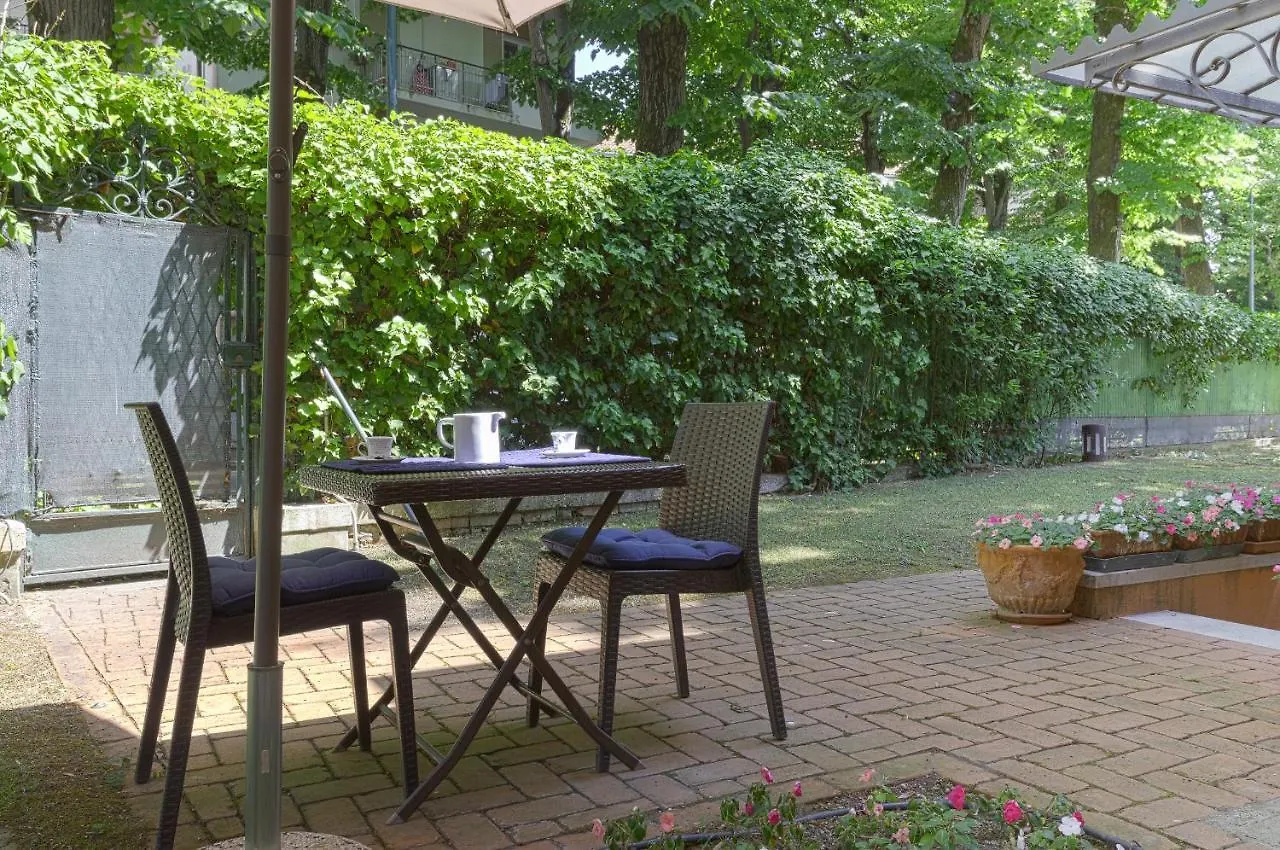 Venice-Lido Apartment With An Esclusive Garden Lido di Venezia Italy
