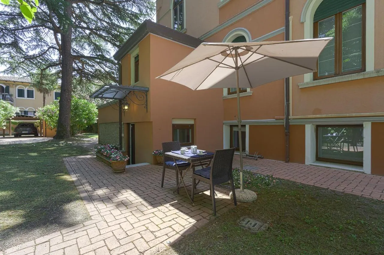 Venice-Lido Apartment With An Esclusive Garden Lido di Venezia