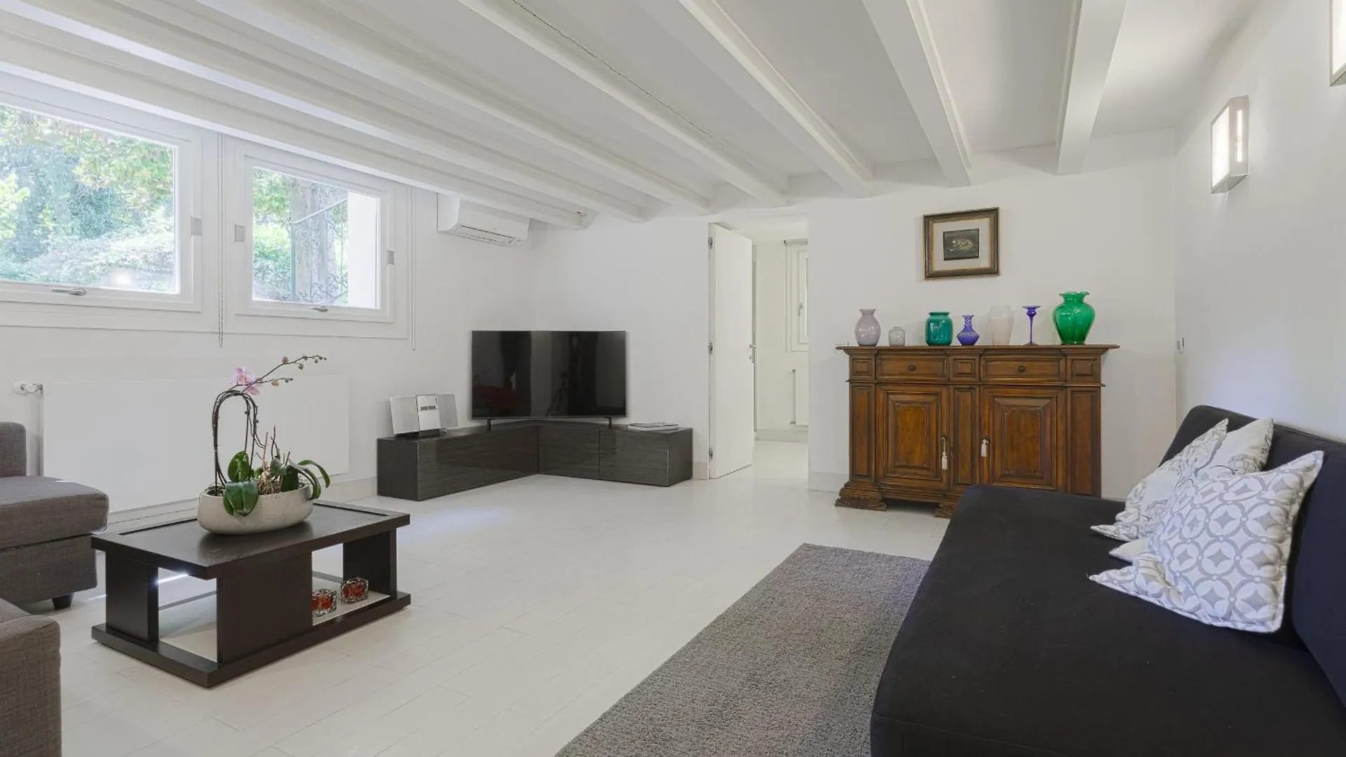 Venice-Lido Apartment With An Esclusive Garden Lido di Venezia Italy