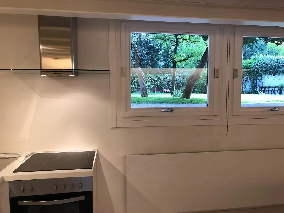 Venice-Lido Apartment With An Esclusive Garden Lido di Venezia