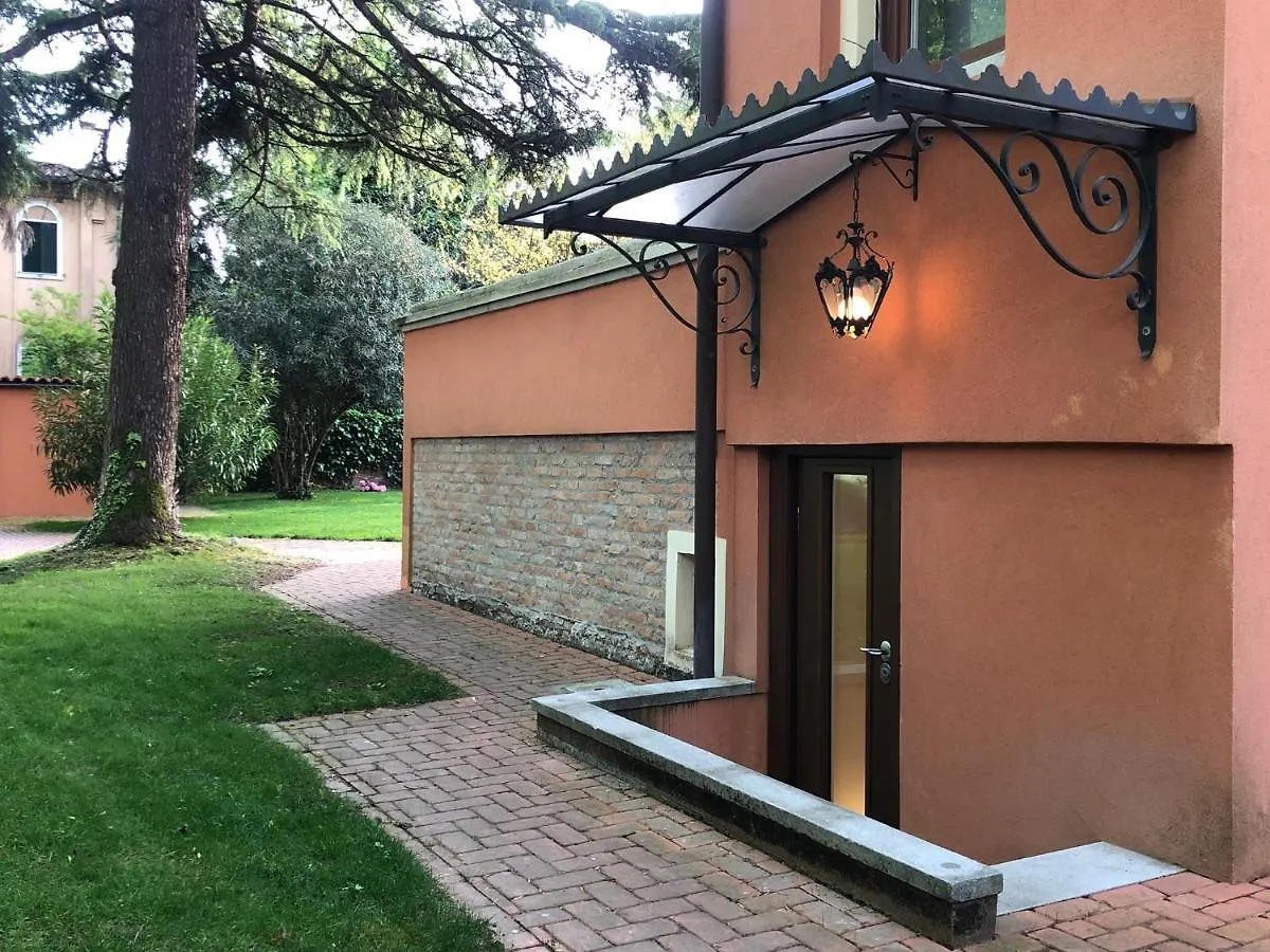 Venice-Lido Apartment With An Esclusive Garden Lido di Venezia